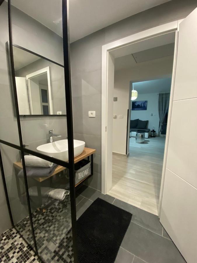 Apartma Mija-Dekani Extérieur photo